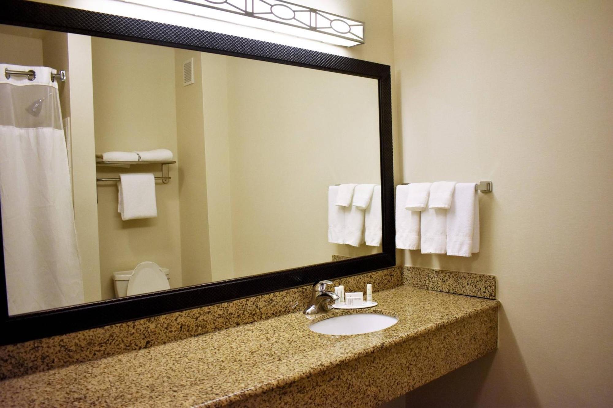 Fairfield Inn And Suites By Marriott Strasburg Shenandoah Valley Luaran gambar